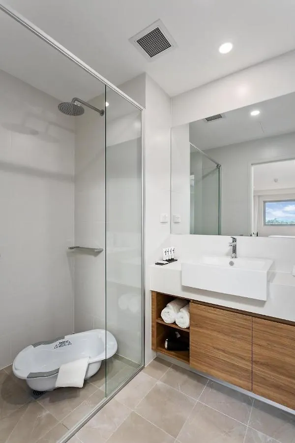 Quest Perth Ascot Aparthotel 4*,